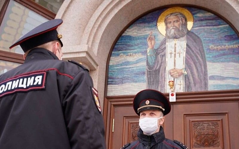 Московским полицейским закупят бронепанели для бронежилетов с молитвами и иконами