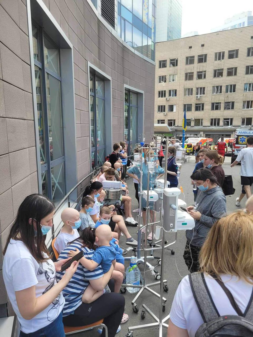 Пациенты детской больницы «Охматдет» после ракетного удара